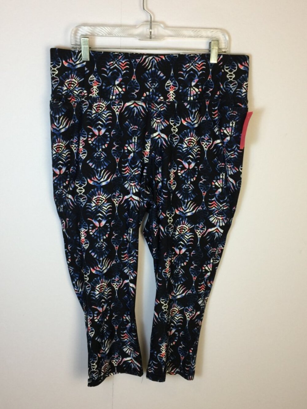 New! Lane Bryant LIVI Active Sz 18/20 Womans Capri Leggings Side Pockets Pull-on